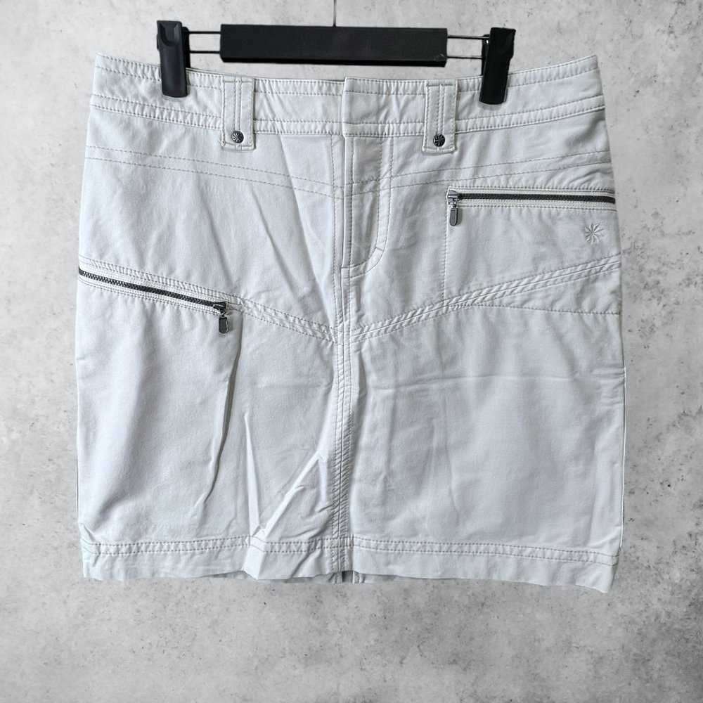 Athleta Skirt Women's 10 White Casual Outdoor Beach Hiking Trail Wear